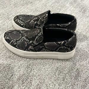 Steve Madden perfect condition snakeskin platform sneakers